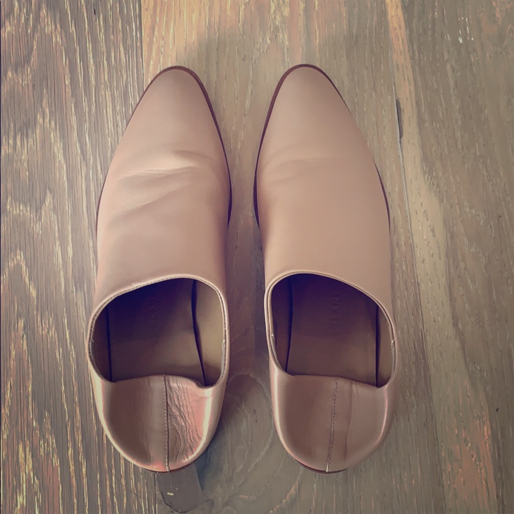 Everlane beige leather slides